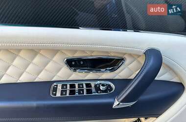 Внедорожник / Кроссовер Bentley Bentayga 2016 в 