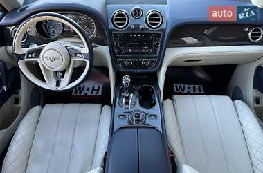 Внедорожник / Кроссовер Bentley Bentayga 2016 в 