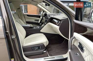 Внедорожник / Кроссовер Bentley Bentayga 2017 в 