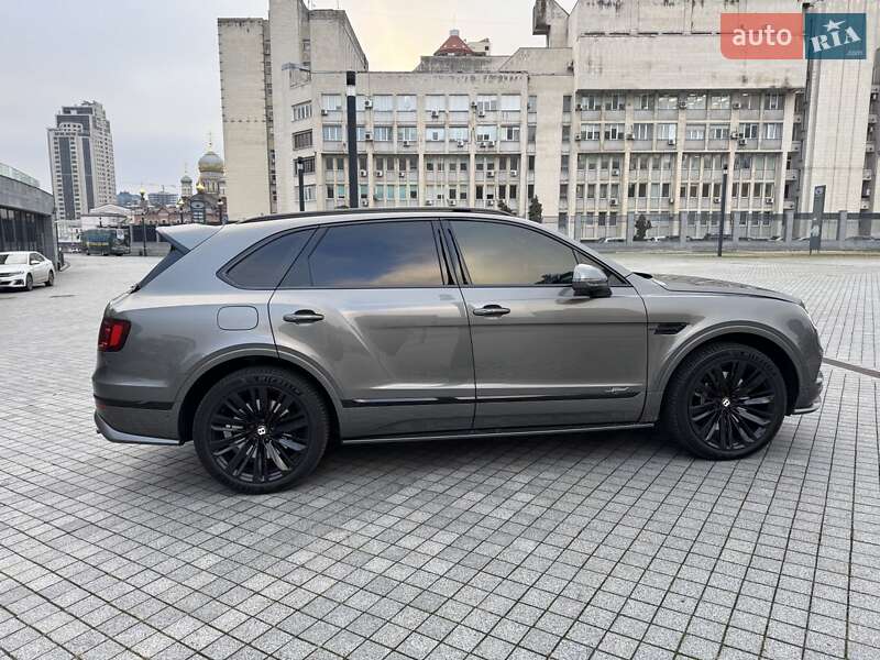 Внедорожник / Кроссовер Bentley Bentayga 2019 в Киеве