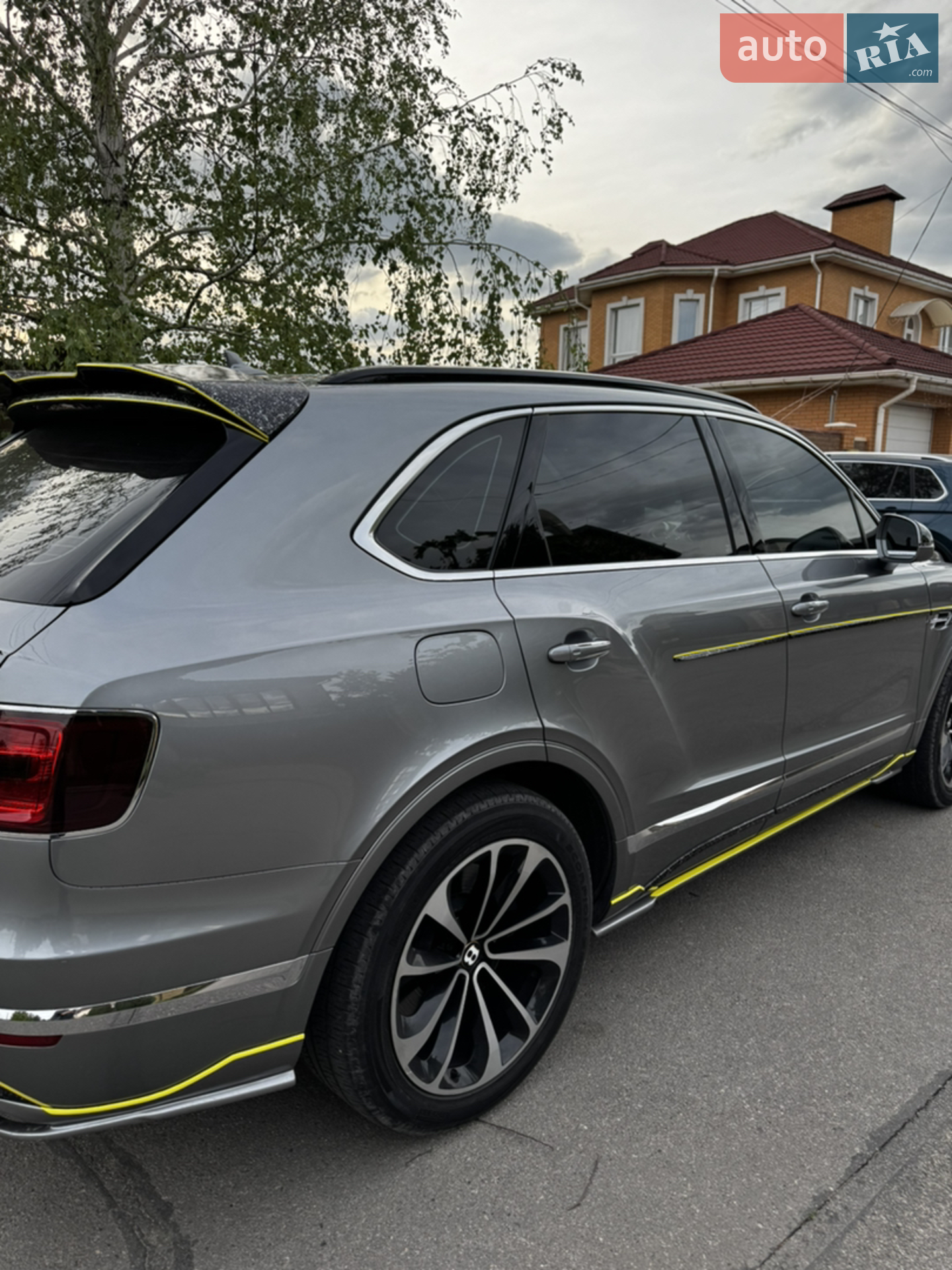 2019 Bentley Bentayga - мініатюра 12