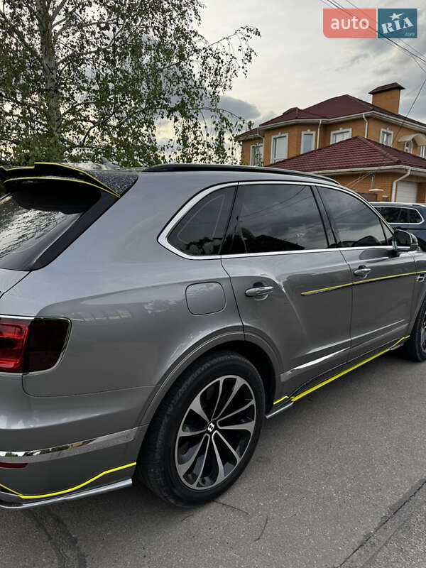 Внедорожник / Кроссовер Bentley Bentayga 2019 в Запорожье