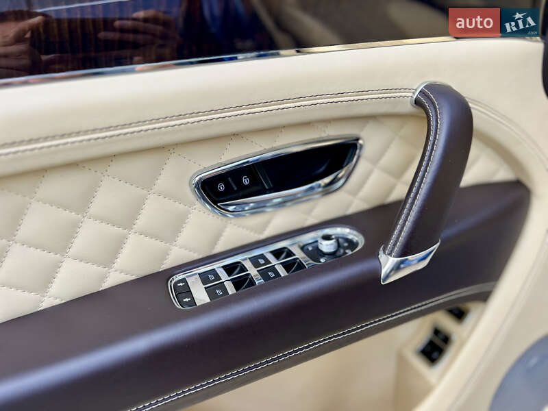 Внедорожник / Кроссовер Bentley Bentayga 2017 в Одессе фото 30 Внедорожник / Кроссовер Bentley Bentayga 2017 в Одессе