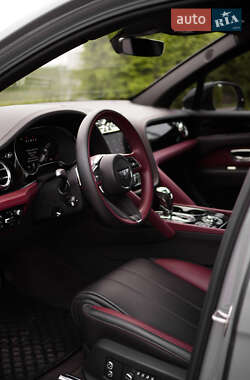 Внедорожник / Кроссовер Bentley Bentayga 2022 в 