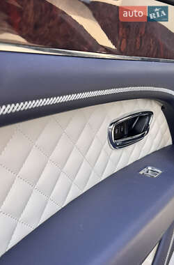 Позашляховик / Кросовер Bentley Bentayga 2019 в 