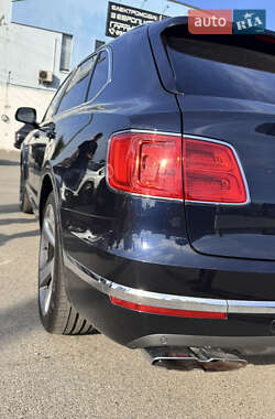 Позашляховик / Кросовер Bentley Bentayga 2019 в 