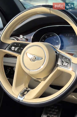 Позашляховик / Кросовер Bentley Bentayga 2019 в 