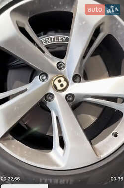 Позашляховик / Кросовер Bentley Bentayga 2019 в 