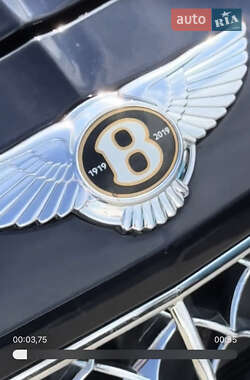 Позашляховик / Кросовер Bentley Bentayga 2019 в 