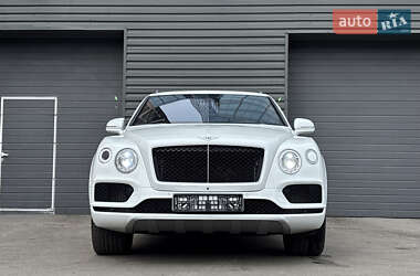 Внедорожник / Кроссовер Bentley Bentayga 2017 в Киеве
