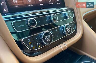 Внедорожник / Кроссовер Bentley Bentayga 2023 в 