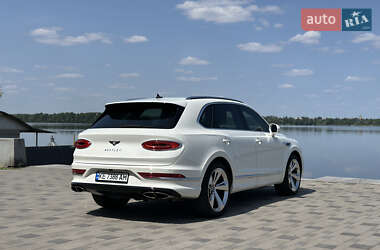 Внедорожник / Кроссовер Bentley Bentayga 2021 в 