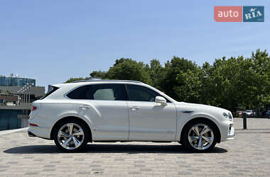 Внедорожник / Кроссовер Bentley Bentayga 2021 в 