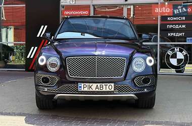 Внедорожник / Кроссовер Bentley Bentayga 2017 в 