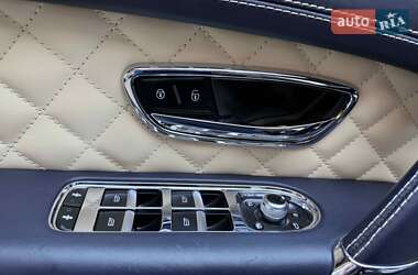Внедорожник / Кроссовер Bentley Bentayga 2017 в 