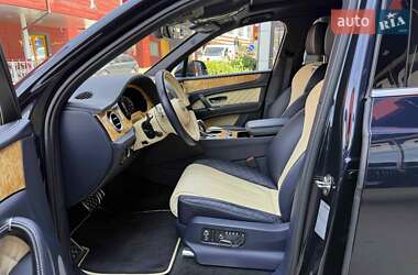 Внедорожник / Кроссовер Bentley Bentayga 2017 в 