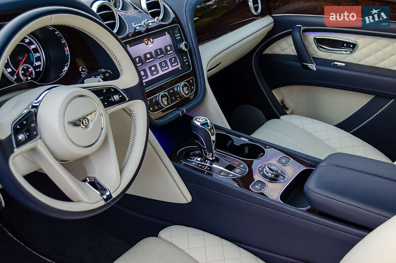 Внедорожник / Кроссовер Bentley Bentayga 2019 в Киеве
