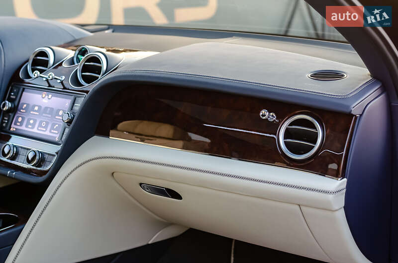 Внедорожник / Кроссовер Bentley Bentayga 2019 в Киеве