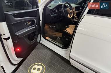 Внедорожник / Кроссовер Bentley Bentayga 2019 в 