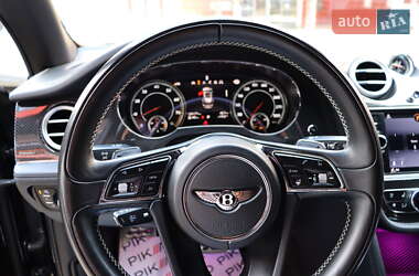 Внедорожник / Кроссовер Bentley Bentayga 2016 в 