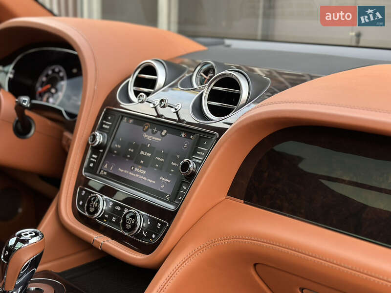 Позашляховик / Кросовер Bentley Bentayga 2016 в Києві