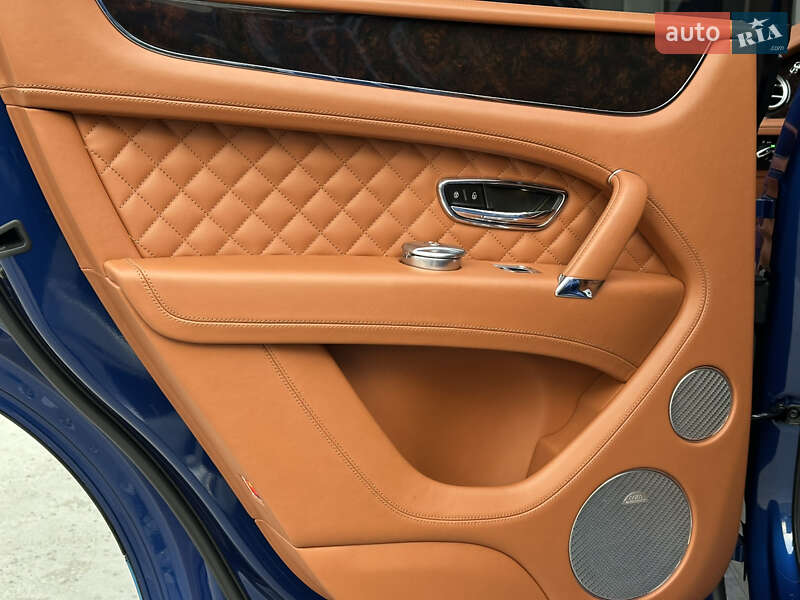 Позашляховик / Кросовер Bentley Bentayga 2016 в Києві