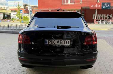 Позашляховик / Кросовер Bentley Bentayga 2016 в 
