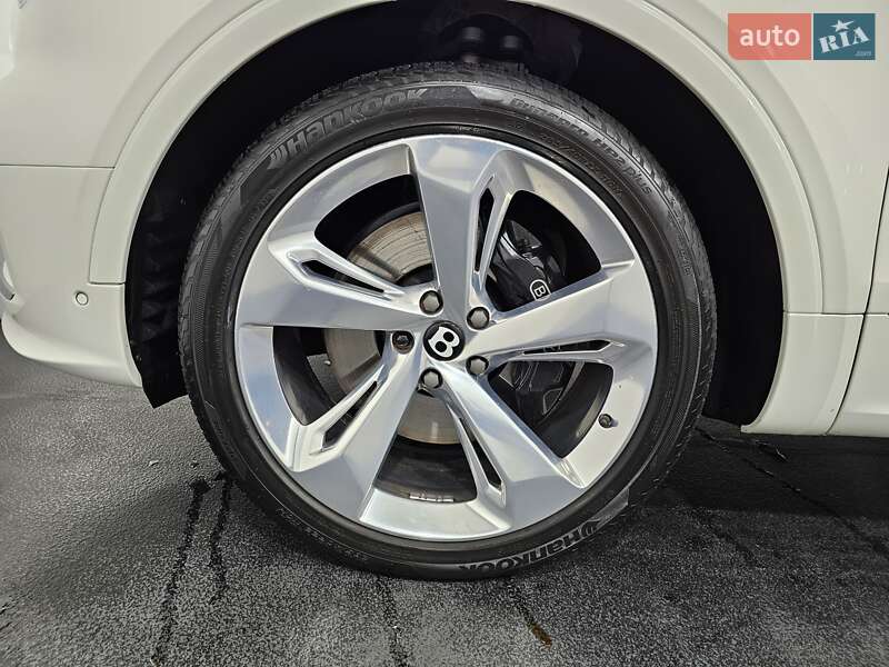 Позашляховик / Кросовер Bentley Bentayga 2021 в Києві фото 44 Позашляховик / Кросовер Bentley Bentayga 2021 в Києві
