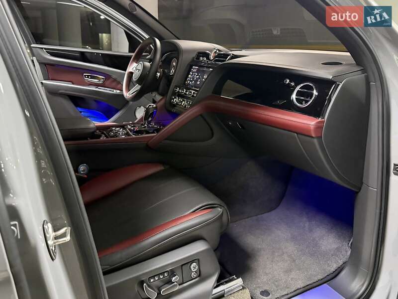 Позашляховик / Кросовер Bentley Bentayga 2022 в Києві фото 133 Позашляховик / Кросовер Bentley Bentayga 2022 в Києві