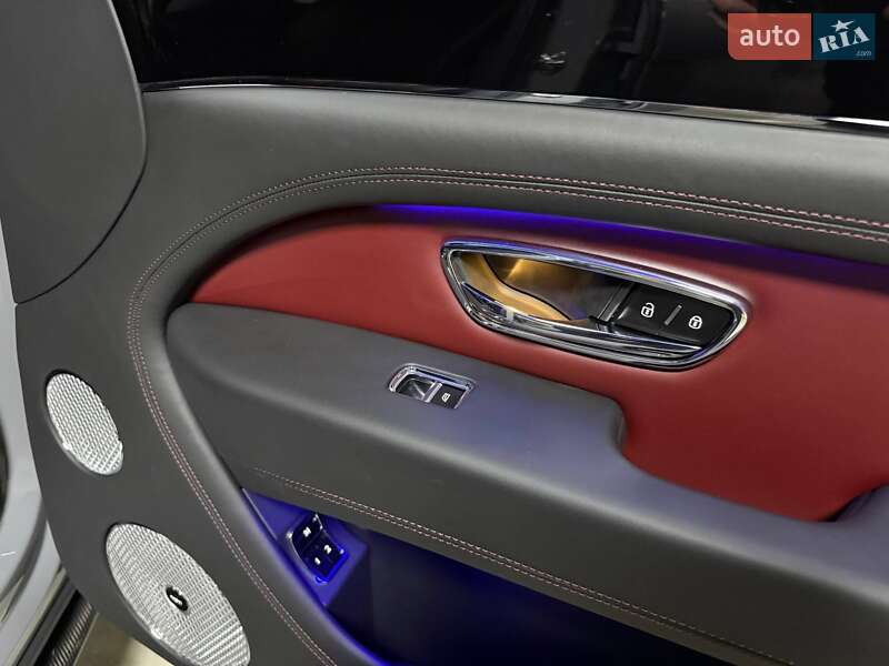 Позашляховик / Кросовер Bentley Bentayga 2022 в Києві фото 146 Позашляховик / Кросовер Bentley Bentayga 2022 в Києві