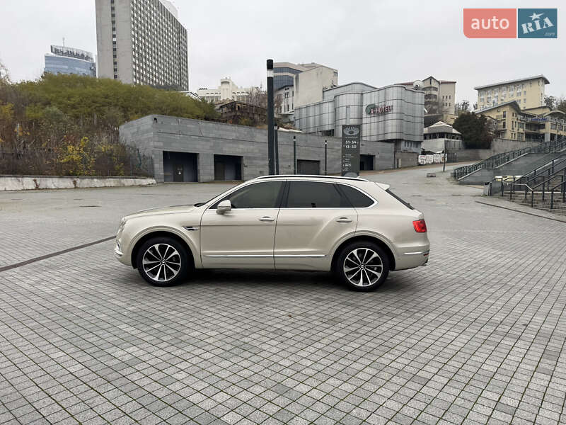 Внедорожник / Кроссовер Bentley Bentayga 2018 в Киеве фото 5 Внедорожник / Кроссовер Bentley Bentayga 2018 в Киеве