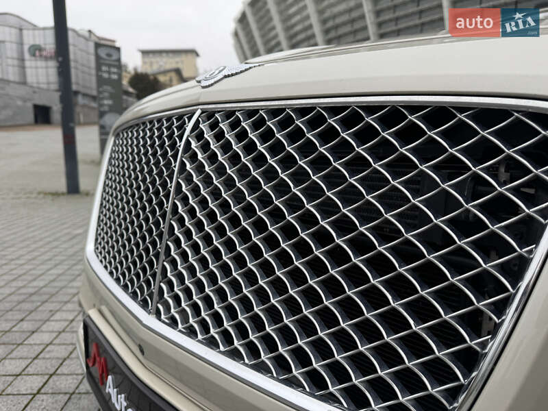 Внедорожник / Кроссовер Bentley Bentayga 2018 в Киеве фото 10 Внедорожник / Кроссовер Bentley Bentayga 2018 в Киеве