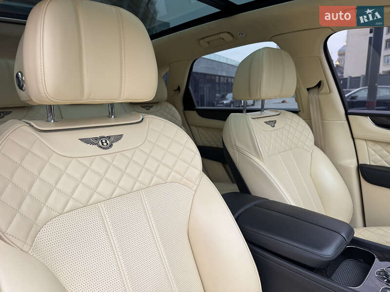 Внедорожник / Кроссовер Bentley Bentayga 2018 в Киеве фото 29 Внедорожник / Кроссовер Bentley Bentayga 2018 в Киеве
