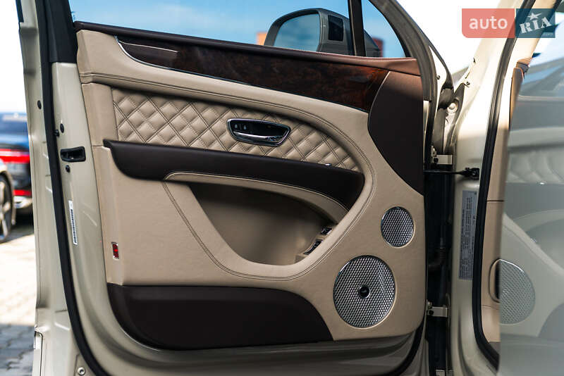 Внедорожник / Кроссовер Bentley Bentayga 2021 в Мукачево фото 32 Внедорожник / Кроссовер Bentley Bentayga 2021 в Мукачево