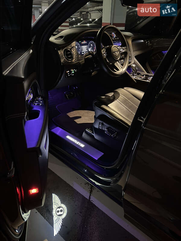 Внедорожник / Кроссовер Bentley Bentayga 2020 в Киеве