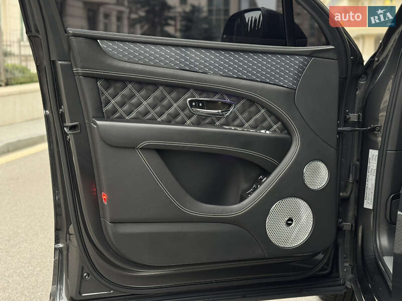 Внедорожник / Кроссовер Bentley Bentayga 2020 в Киеве