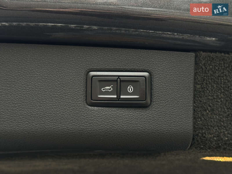 Внедорожник / Кроссовер Bentley Bentayga 2020 в Киеве