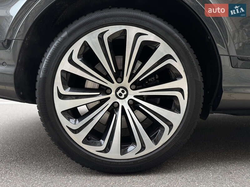 Внедорожник / Кроссовер Bentley Bentayga 2020 в Киеве