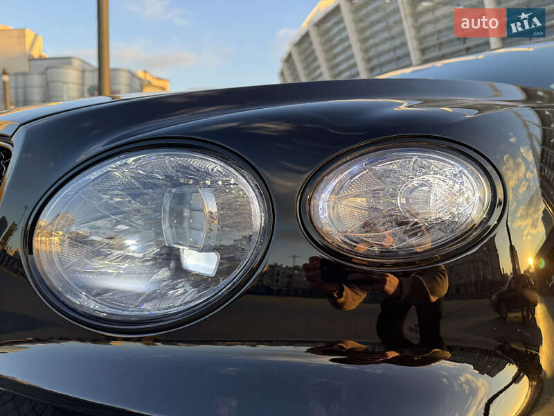 Внедорожник / Кроссовер Bentley Bentayga 2021 в Киеве