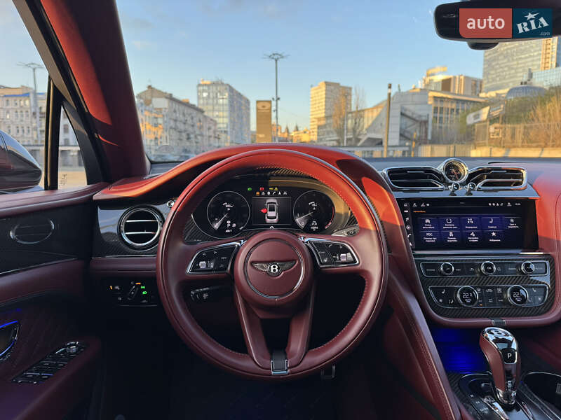 Внедорожник / Кроссовер Bentley Bentayga 2021 в Киеве