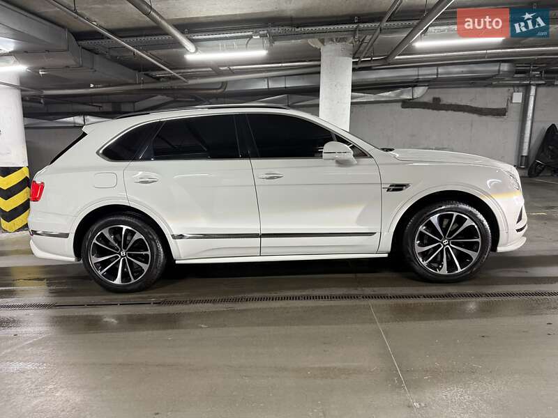 Внедорожник / Кроссовер Bentley Bentayga 2019 в Киеве фото 19 Внедорожник / Кроссовер Bentley Bentayga 2019 в Киеве