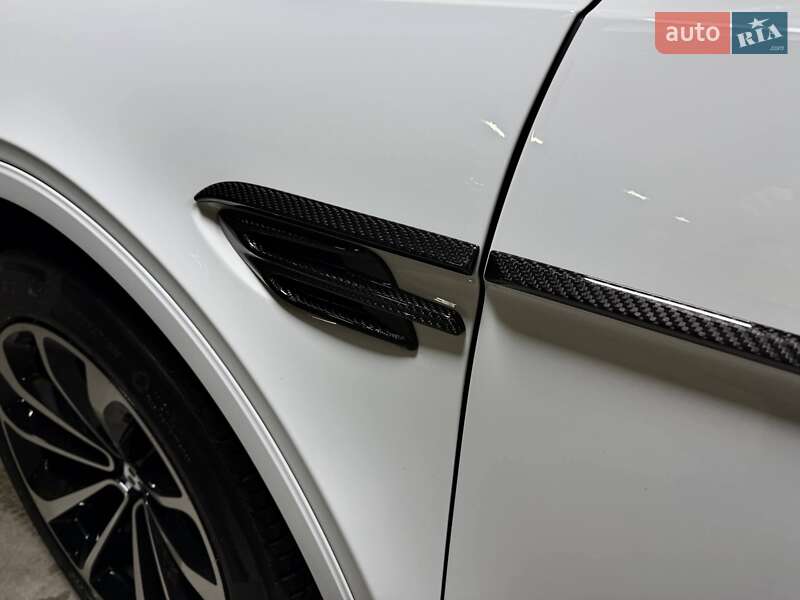 Внедорожник / Кроссовер Bentley Bentayga 2018 в Киеве