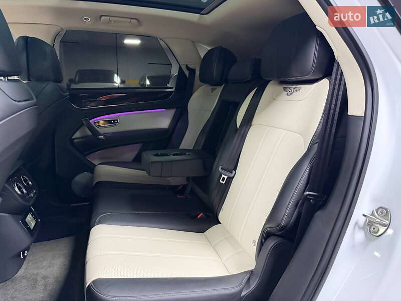 Внедорожник / Кроссовер Bentley Bentayga 2018 в Киеве