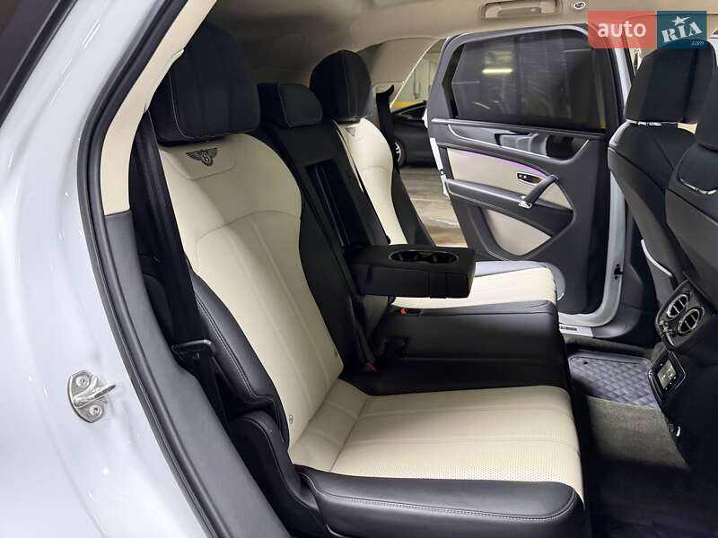 Внедорожник / Кроссовер Bentley Bentayga 2018 в Киеве