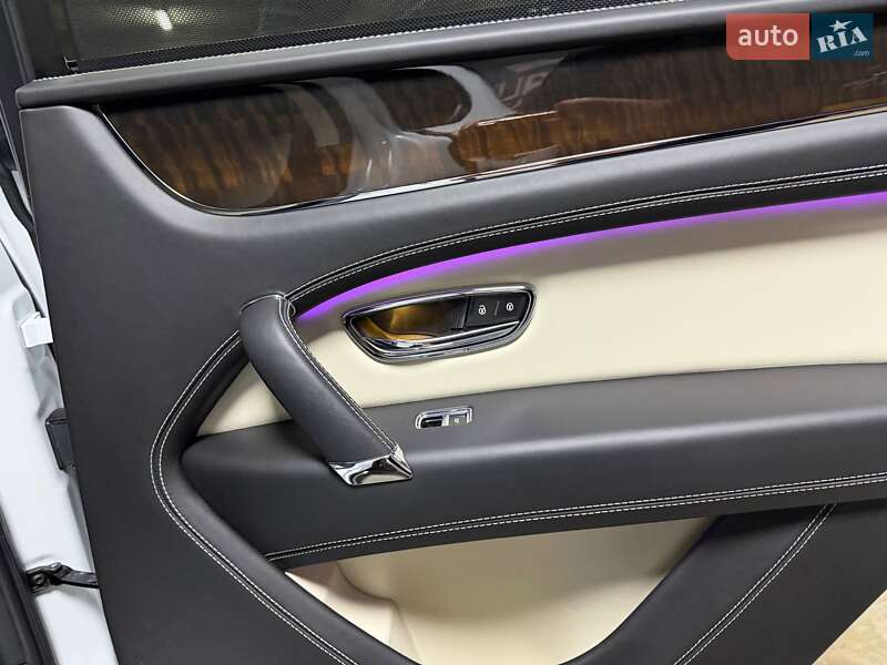 Внедорожник / Кроссовер Bentley Bentayga 2018 в Киеве