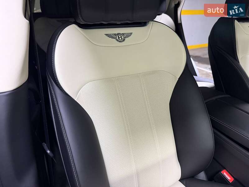 Внедорожник / Кроссовер Bentley Bentayga 2018 в Киеве