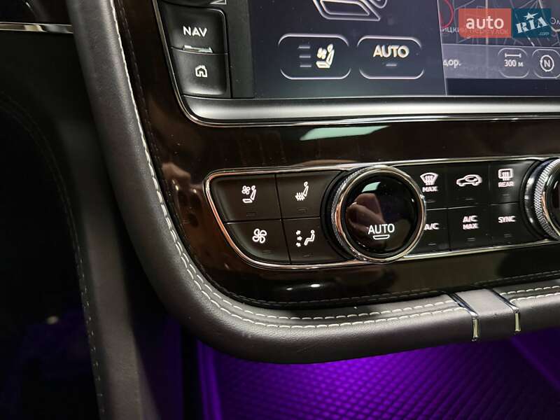 Внедорожник / Кроссовер Bentley Bentayga 2018 в Киеве