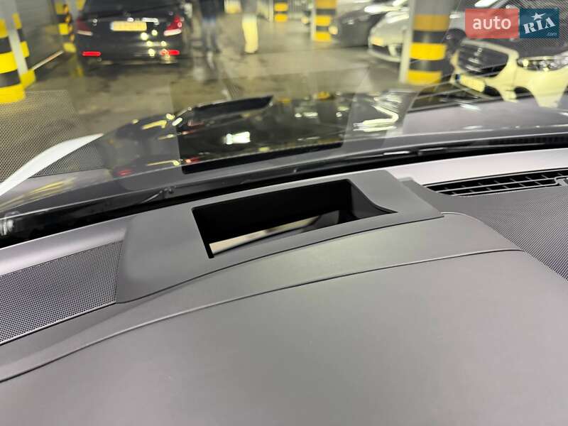 Внедорожник / Кроссовер Bentley Bentayga 2018 в Киеве