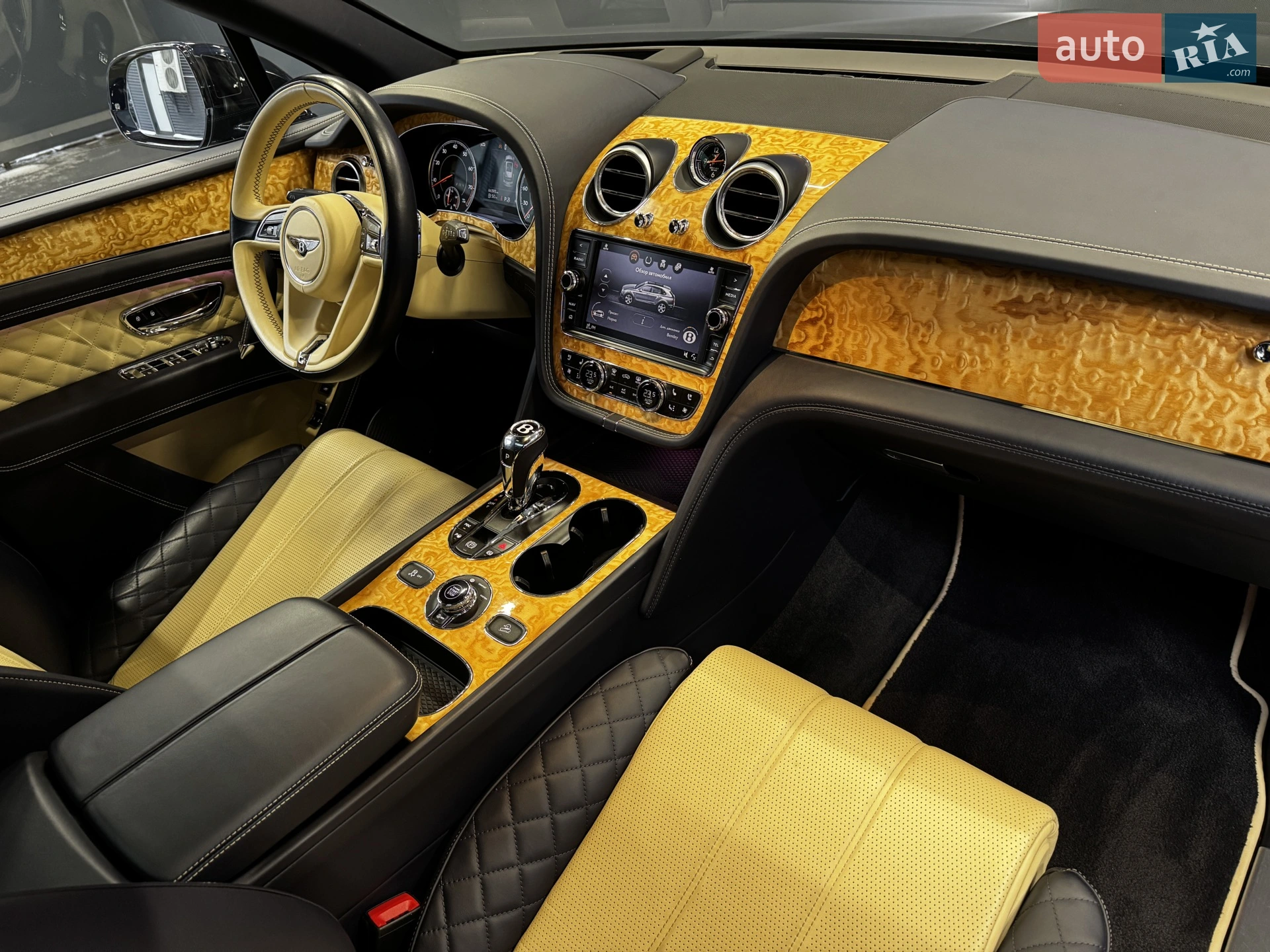 2017 Bentley Bentayga - мініатюра 26