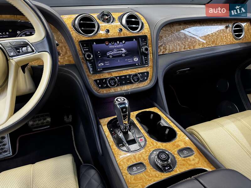 Позашляховик / Кросовер Bentley Bentayga 2017 в Києві